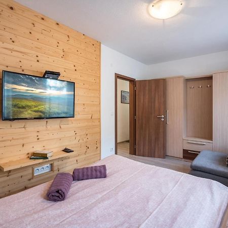 Apartment Anna Chopok, 1 110 M, Highest In Central Europe, On A Hiking Trail To Dumbier 데마노브스카돌리나 외부 사진